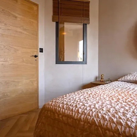 Du Charme Au Bord De L'eau *